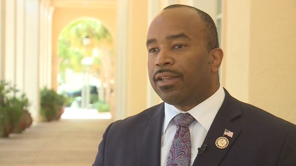 Bobby Powell Stepping Down as Florida State Senator to Pursue County Commission Run