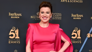 Kelly Clarkson Flaunts Fit Body in Fancy Red Dress at Special Event