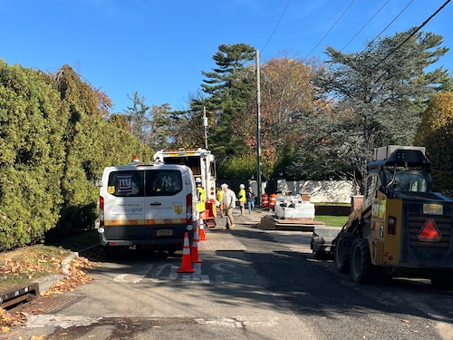 FDNY responds to reported gas leak Monday on Todt Hill on Staten Island