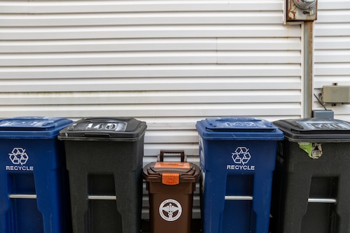 Chain up your garbage cans? Staten Islanders livid after mandatory cans get swiped