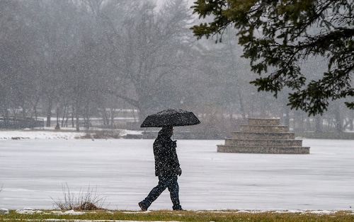 Cold blankets U.S. as rare winter storm approaches Texas, southern states