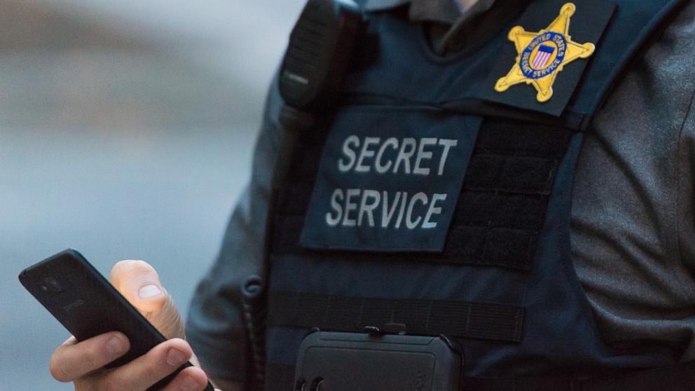 Secret Service Mobile Security Crisis: Why Agents Still Rely on Personal Phones